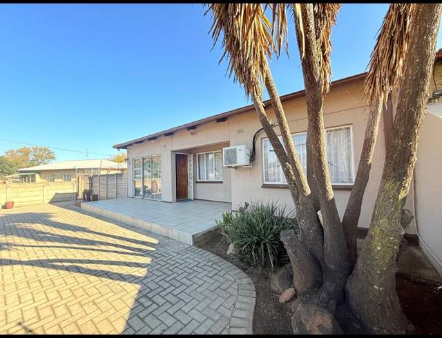 3 BEDROOM HOUSE FOR SALE IN VANDERBIJLPARK CW 3